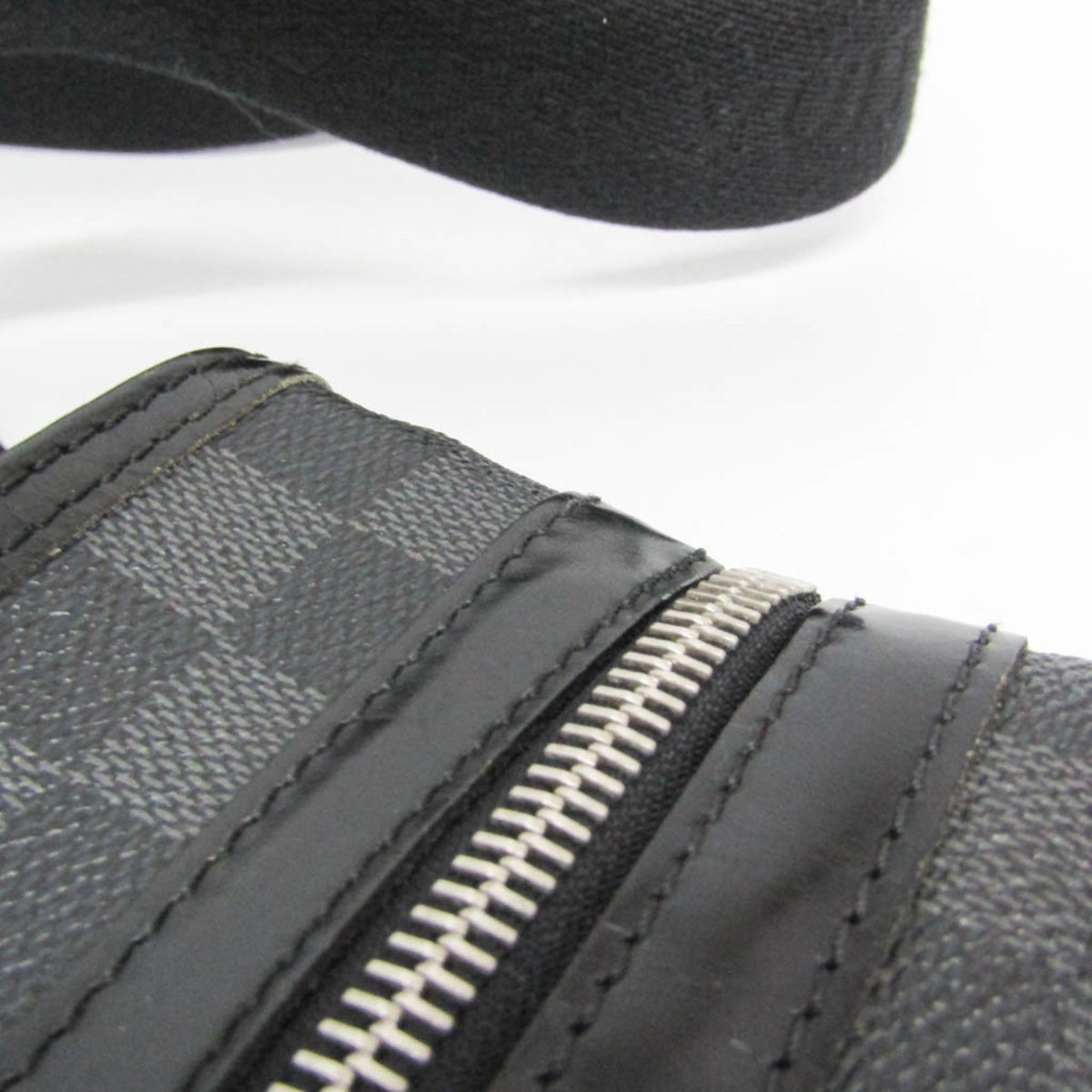 Louis Vuitton Thomas Damier Graphite Black Canvas Shoulder Bag Bag (Pre-Owned)