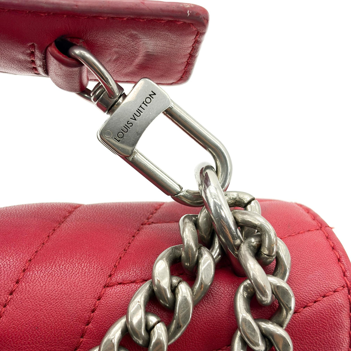 Louis Vuitton New Wave Chain Quilted Leather Red Leather Handbag (Pre-Owned)