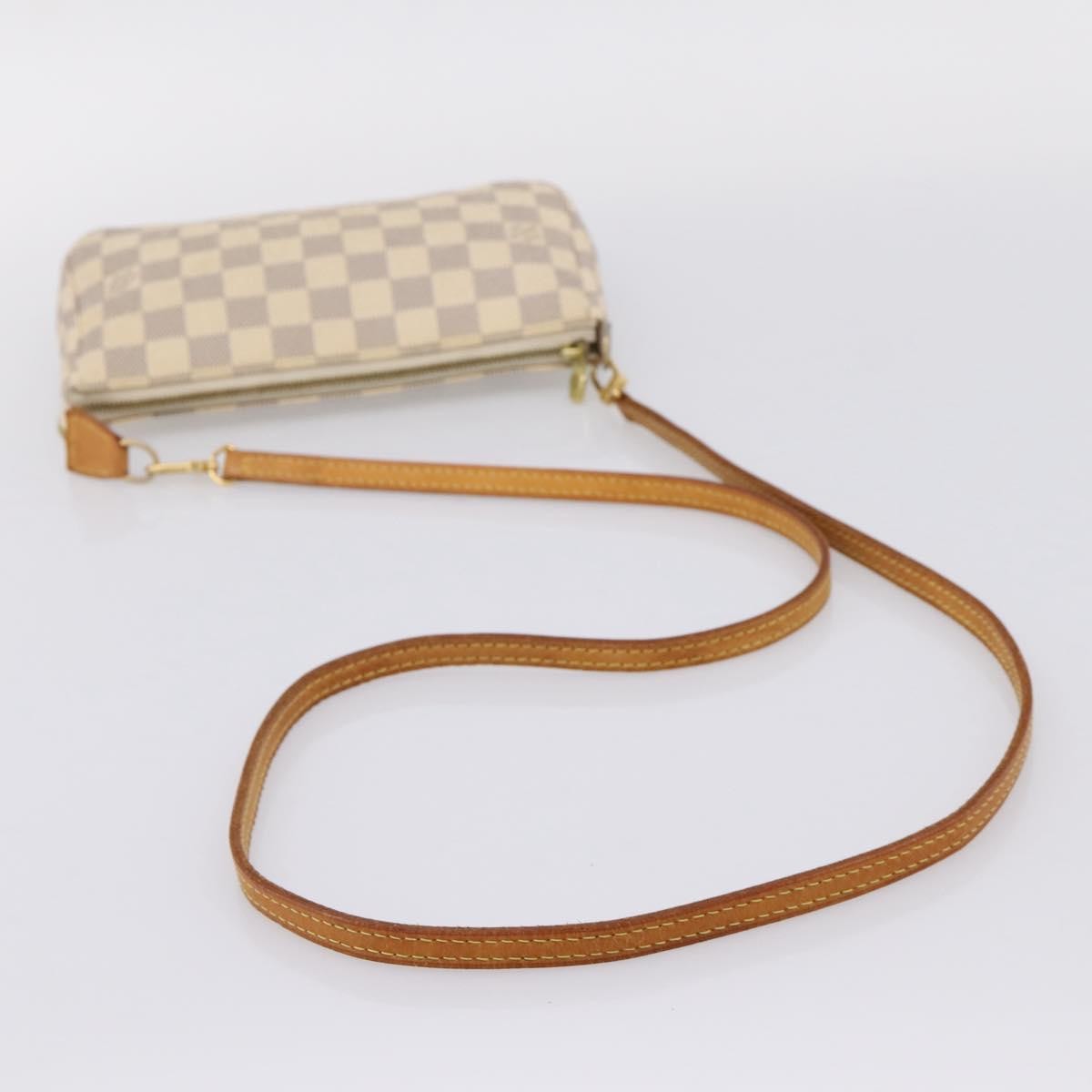 Louis Vuitton Pochette Accessoires Damier White Canvas Clutche & Pouche Bag (Pre-Owned)