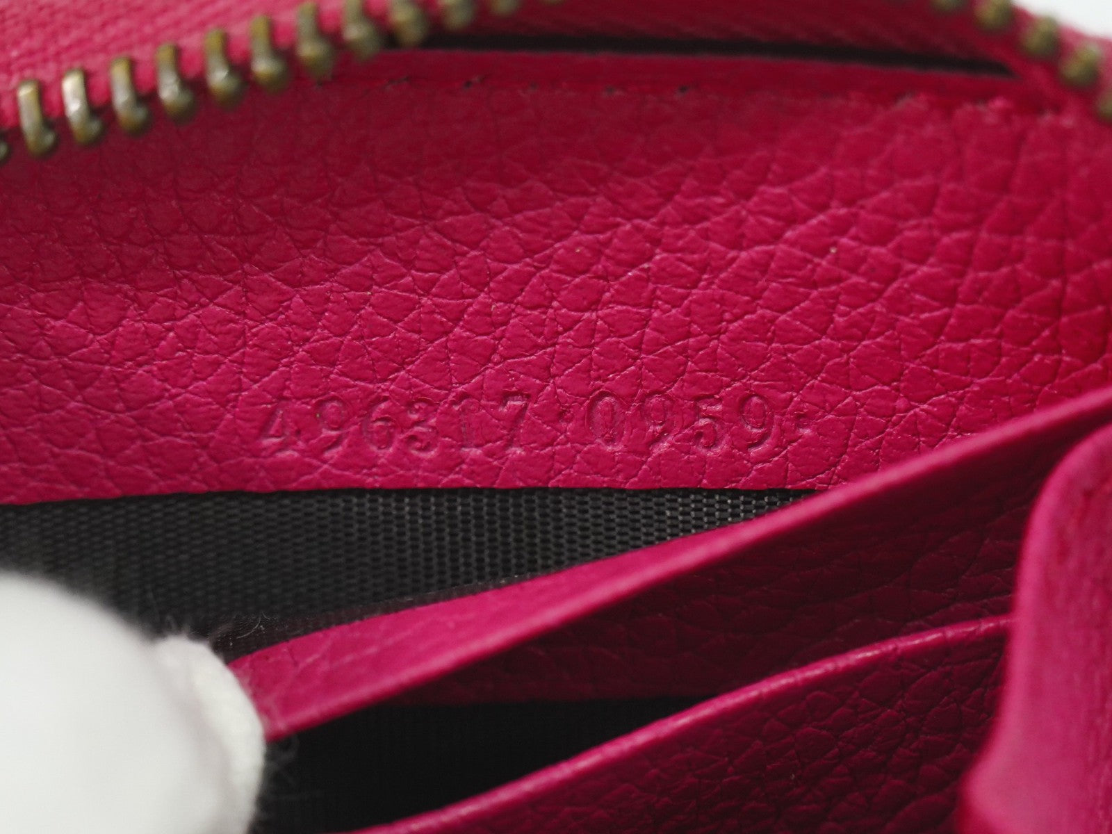 Gucci Vintage Logo Zip Around Leather Pink Leather Wallets Accessory (Pre-Owned)