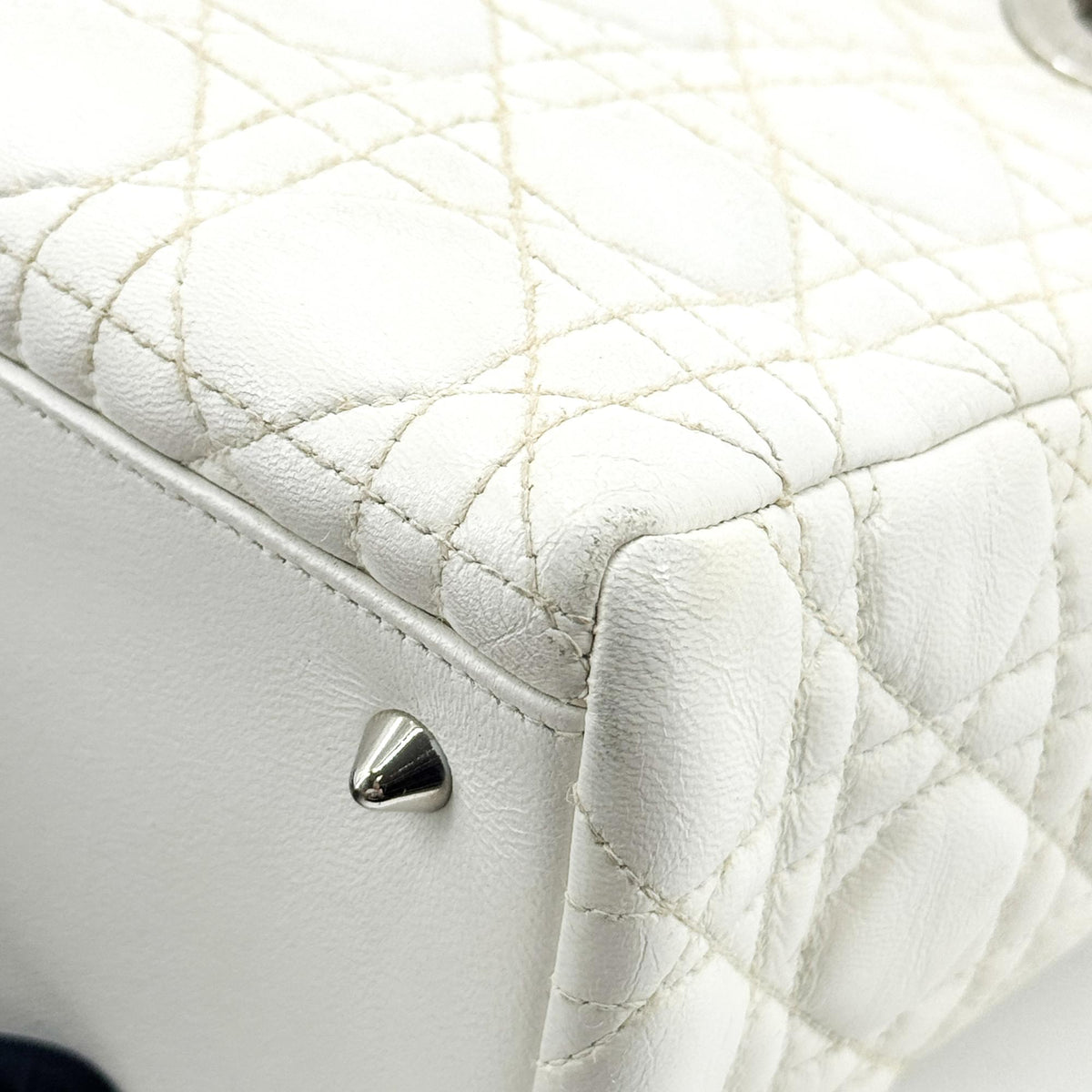 Christian Dior Lady Dior Grained Calfskin White Leather Handbag (Pre-Owned)