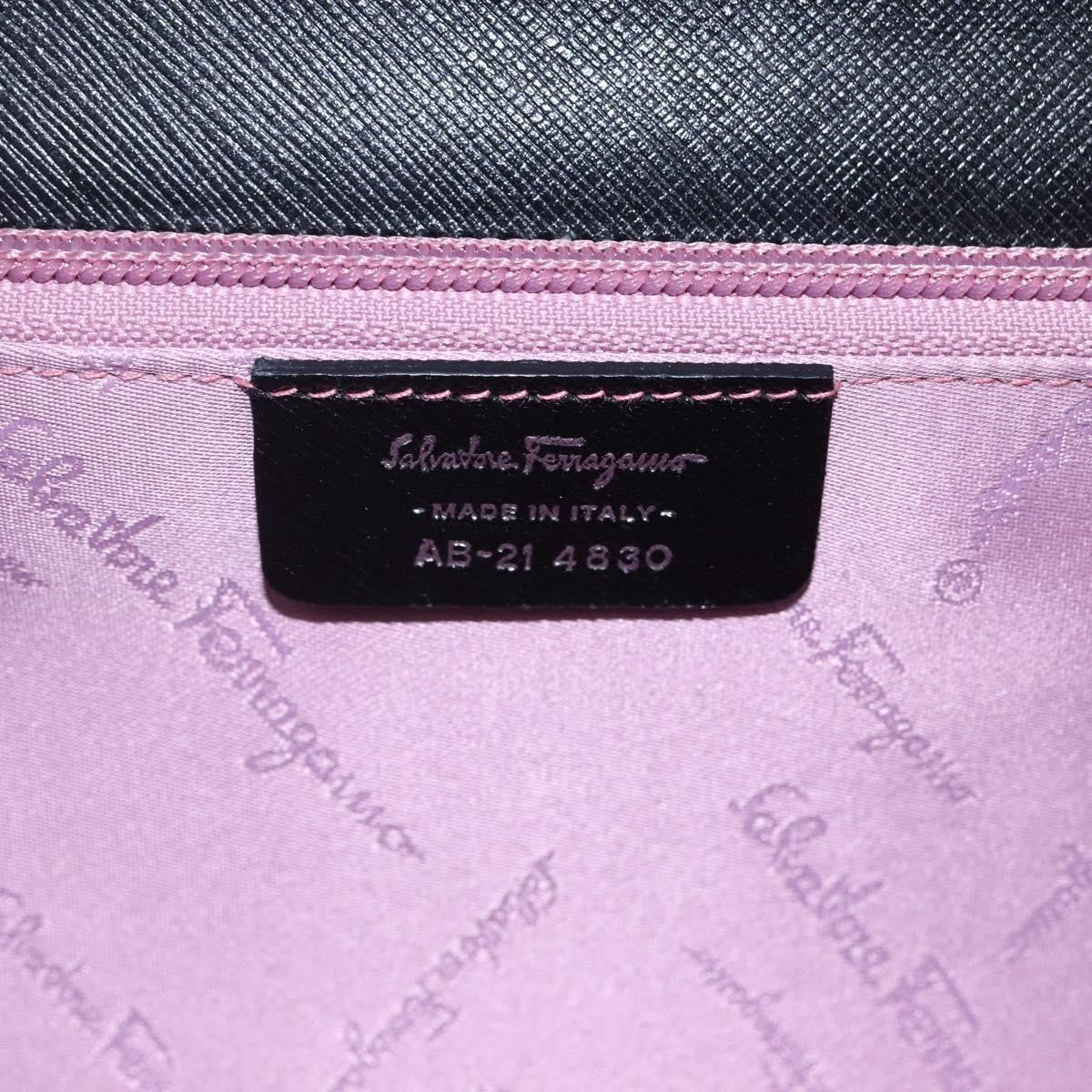 Salvatore Ferragamo Gancini Leather Black Leather Shoulder Bag Bag (Pre-Owned)