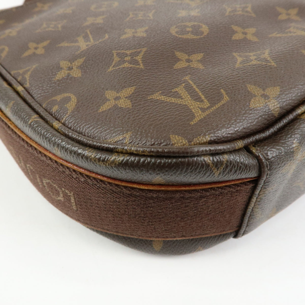 Louis Vuitton Beaubourg Messenger Monogram Canvas Brown Canvas Handbag (Pre-Owned)
