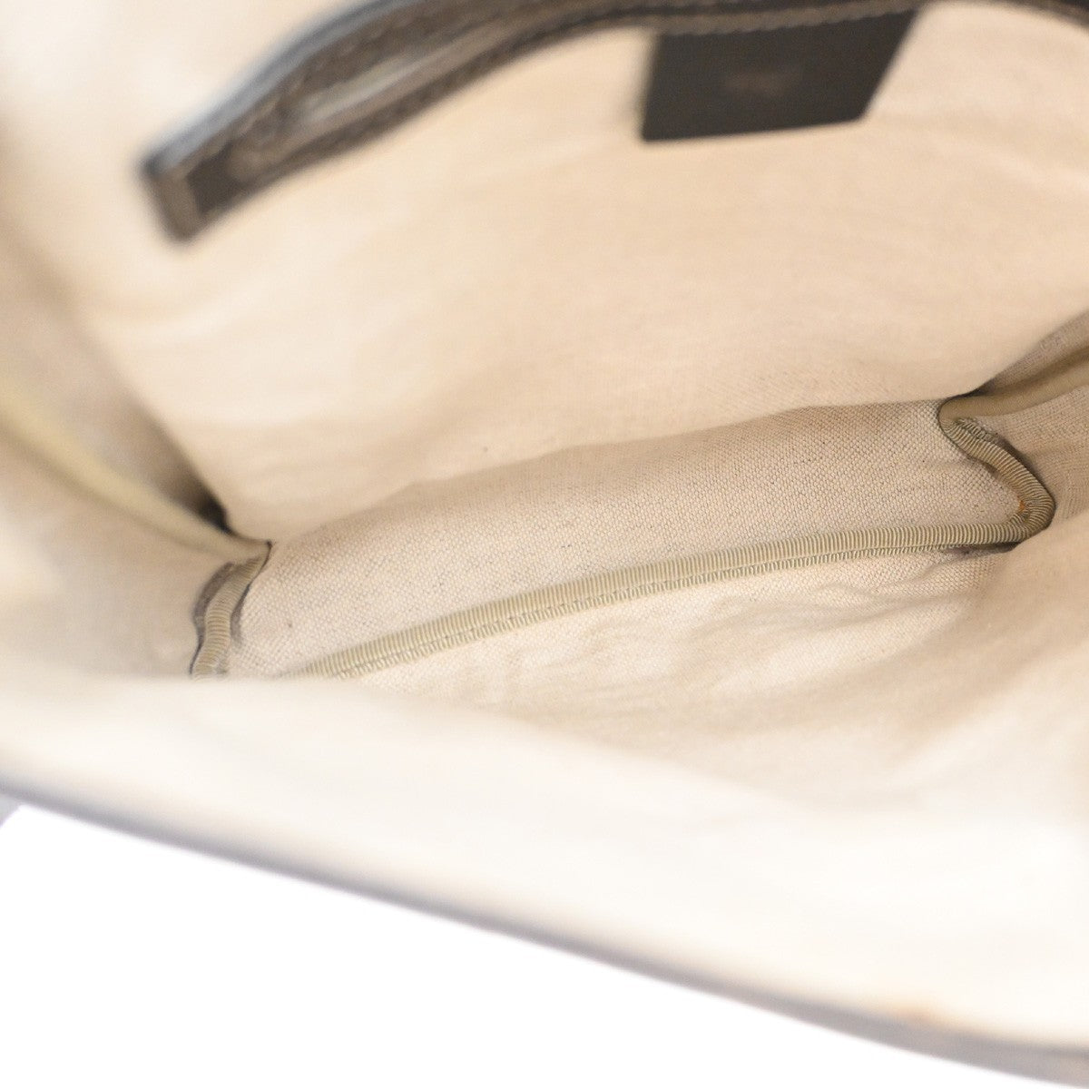 Gucci Flap Messenger Gg Coated Canvas Beige Canvas Crossbody Bag Bag (Pre-Owned)
