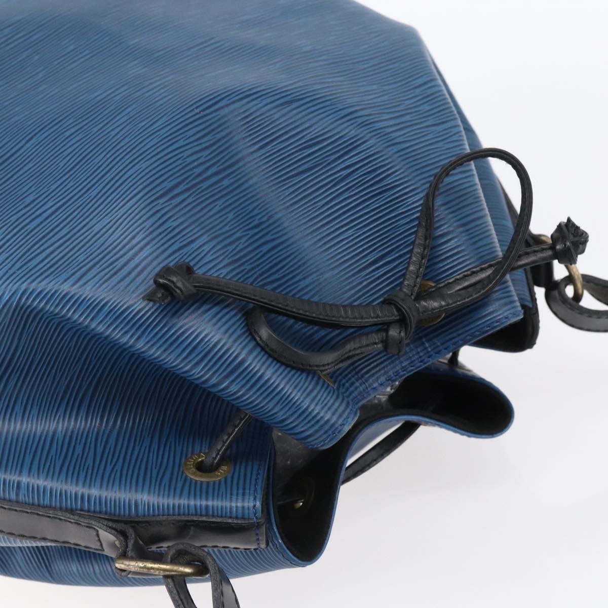 Louis Vuitton Petit Noe Epi Leather Blue Leather Shoulder Bag Bag (Pre-Owned)