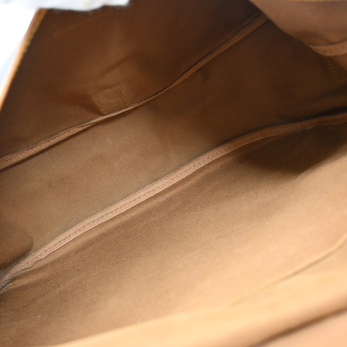 Louis Vuitton Saumur Monogram Canvas Brown Canvas Handbag (Pre-Owned)