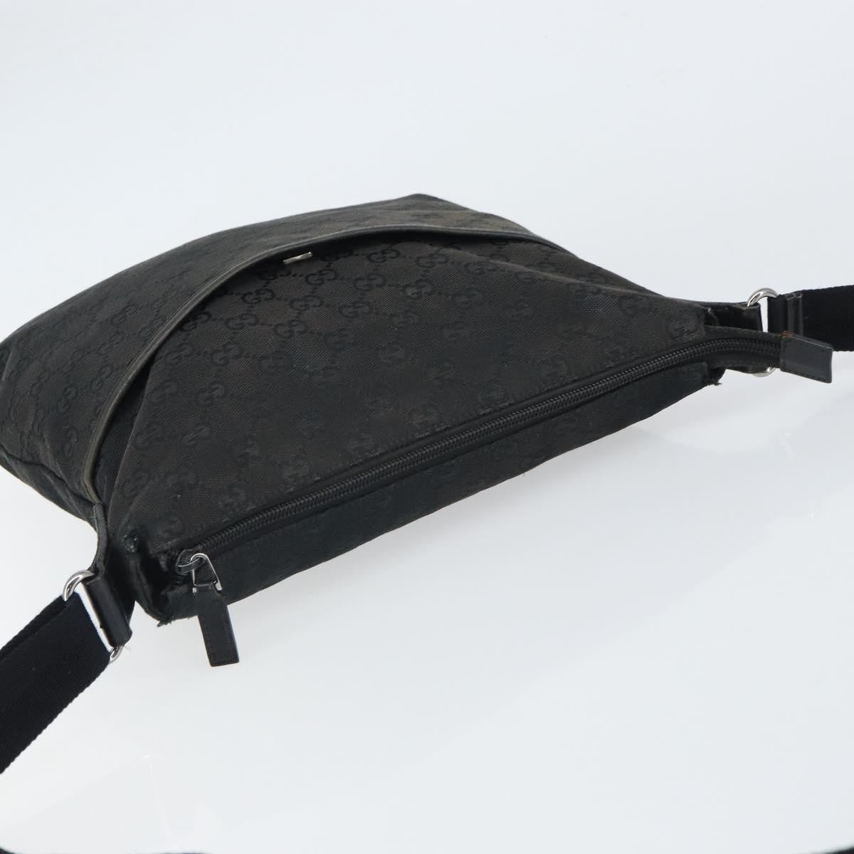 Gucci Zip Messenger Gg Canvas With Perforated Leather Black Canvas Shoulder Bag Bag (Pre-Owned)