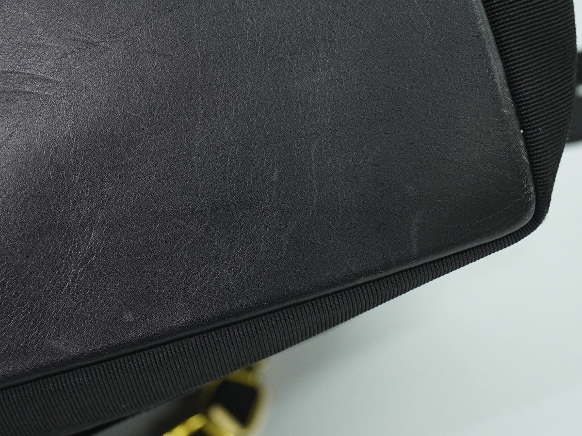 Salvatore Ferragamo Vala Chain Canvas Black Canvas Shoulder Bag Bag (Pre-Owned)
