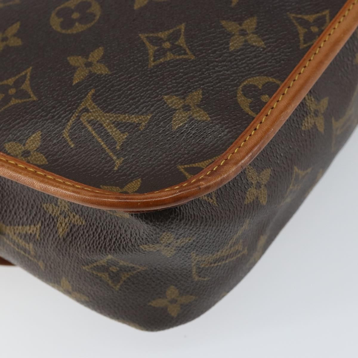 Louis Vuitton Sac Gibeciere Messenger Monogram Canvas Brown Canvas Shoulder Bag Bag (Pre-Owned)