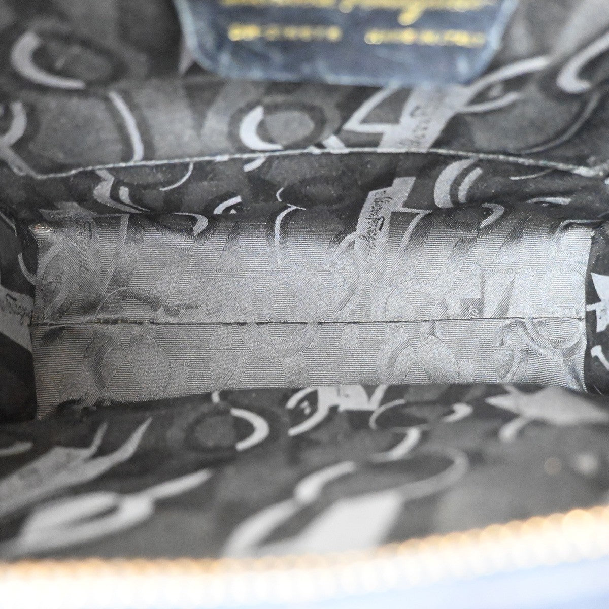 Salvatore Ferragamo Vintage Vara Bow Lizard Embossed Leather Navy Leather Tote Bag Bag (Pre-Owned)
