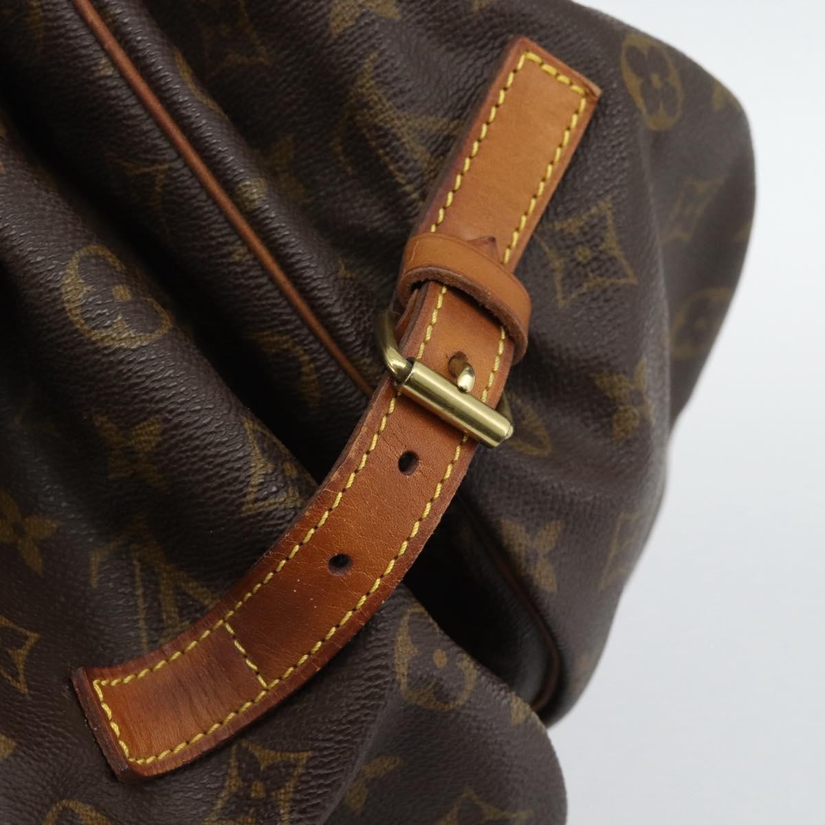 Louis Vuitton Saumur Canvas Brown Canvas Shoulder Bag Bag (Pre-Owned)