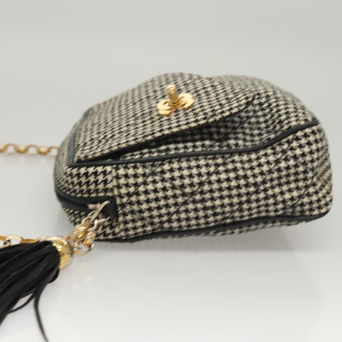 Chanel Vintage Front Pocket Camera Canvas White Canvas Shoulder Bag Bag (Pre-Owned)