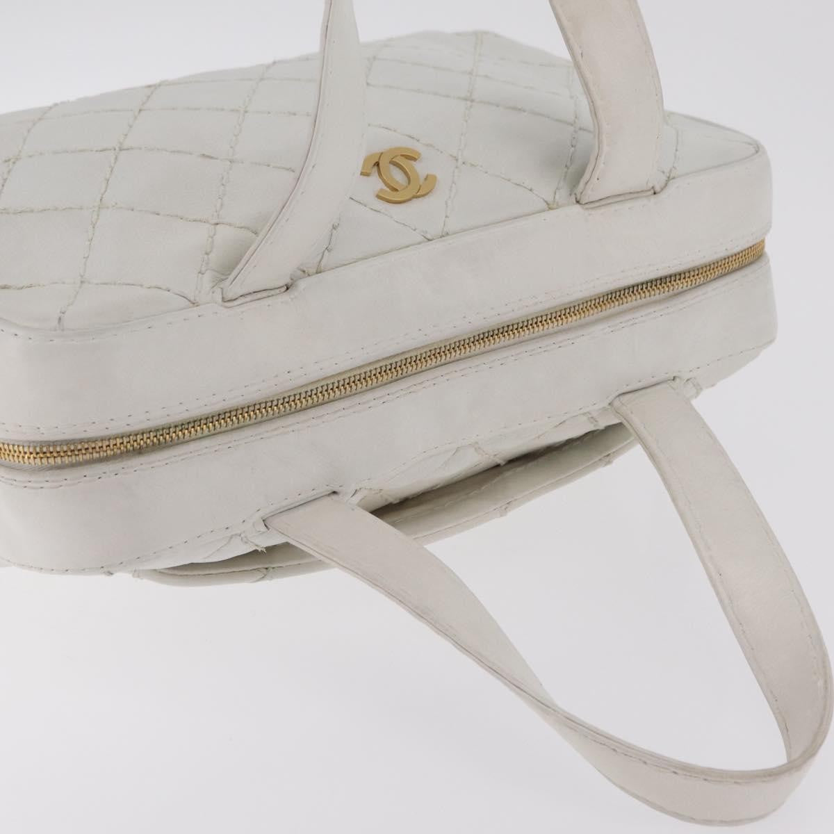 Chanel Vintage Cc Zip Around Bowler Quilted Caviar White Leather Handbag (Pre-Owned)