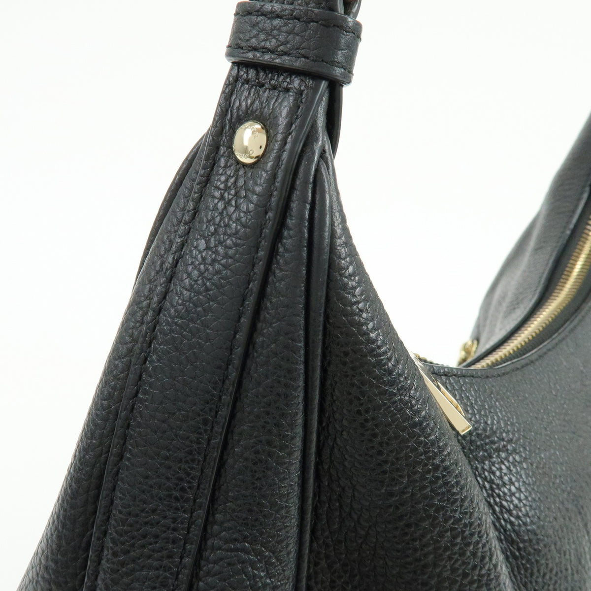 Coach Shoulder Leather Black Leather Handbag (Pre-Owned)