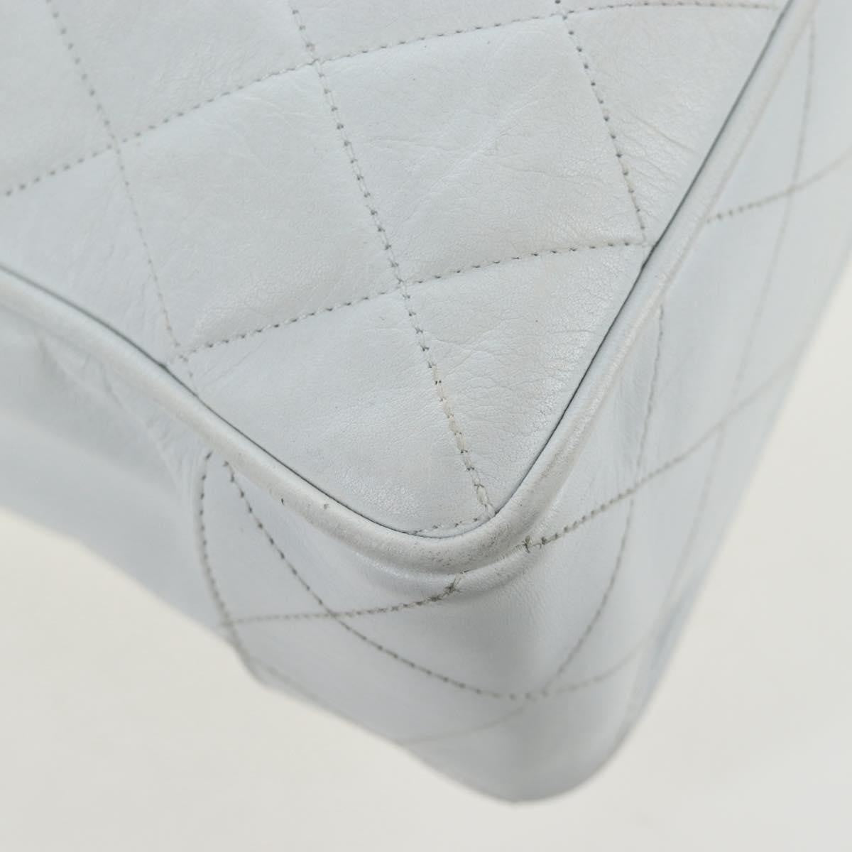 Chanel Shoulder Quilted Leather White Leather Shoulder Bag Bag (Pre-Owned)