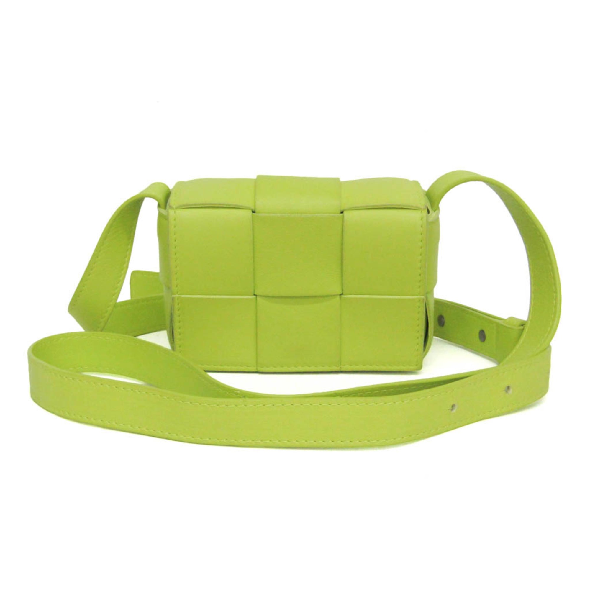 Bottega Veneta Cassette Maxi Intrecciato Leather Green Leather Clutche & Pouche Bag (Pre-Owned)