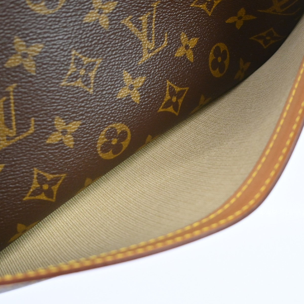 Louis Vuitton Reporter Monogram Brown Canvas Shoulder Bag Bag (Pre-Owned)