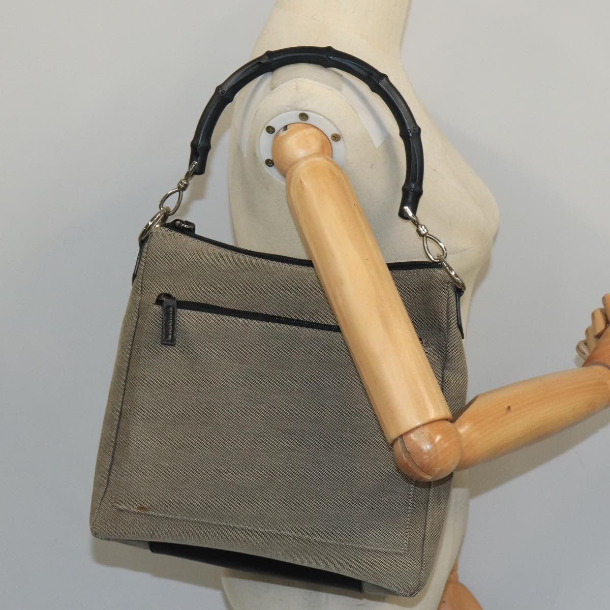 Gucci Vintage Bamboo Shoulder Canvas Beige Canvas Shoulder Bag Bag (Pre-Owned)