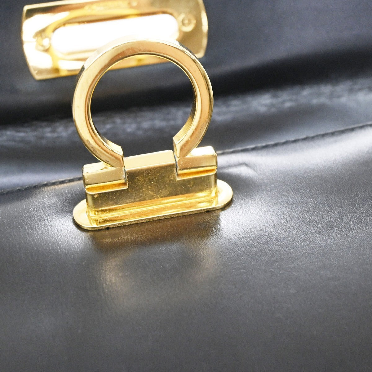 Salvatore Ferragamo Convertible Top Handle Leather Black Leather Handbag (Pre-Owned)