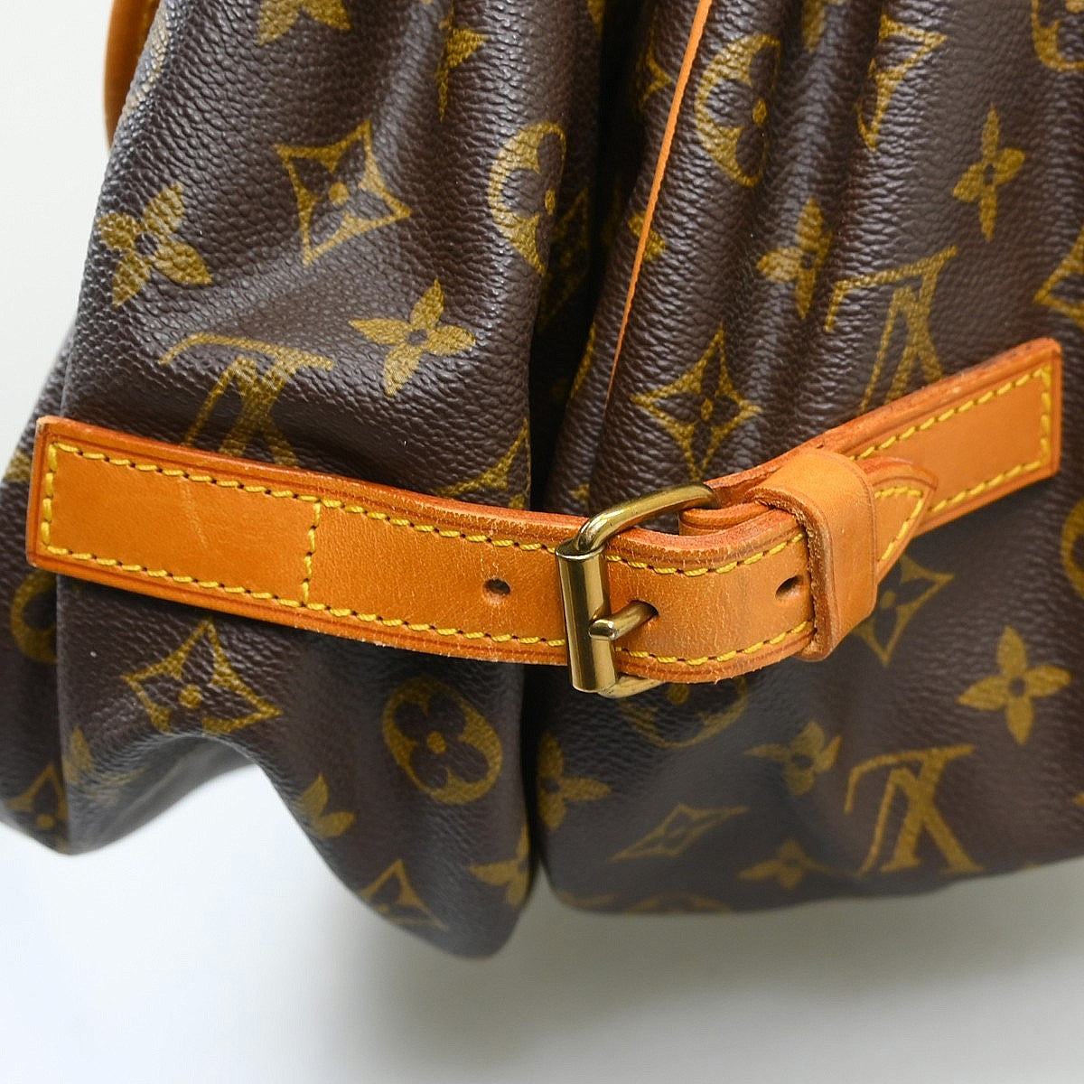 Louis Vuitton Saumur Monogram Canvas Brown Canvas Shoulder Bag Bag (Pre-Owned)
