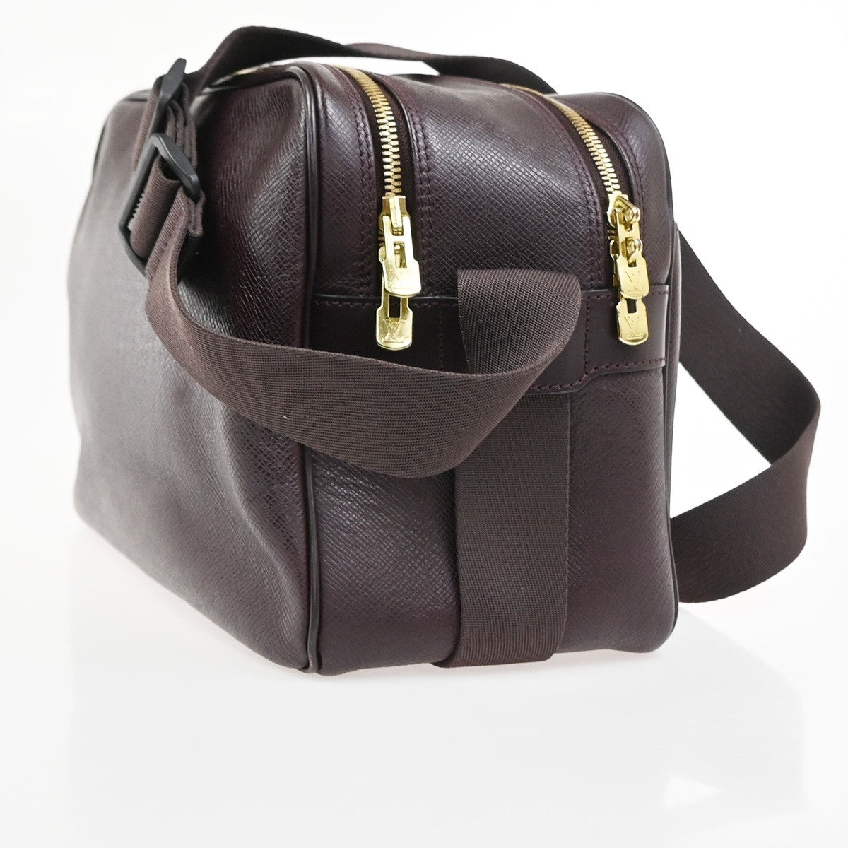 Louis Vuitton Reporter Taiga Leather Brown Leather Shoulder Bag Bag (Pre-Owned)