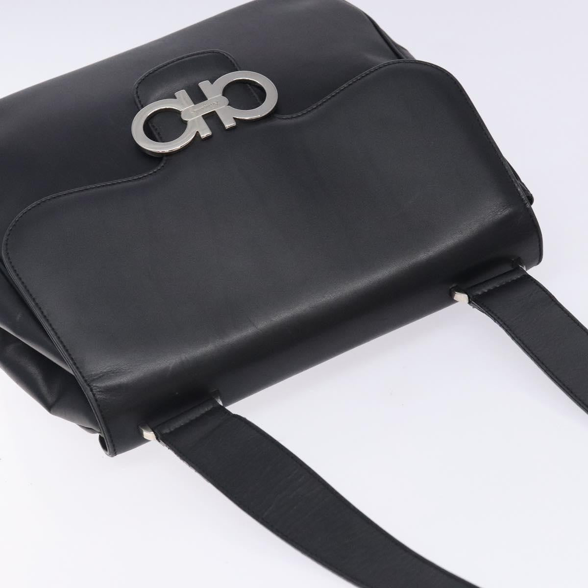 Salvatore Ferragamo Gancini Leather Black Leather Shoulder Bag Bag (Pre-Owned)