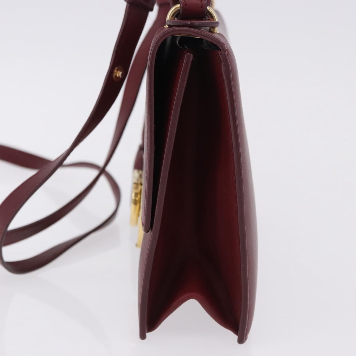 Salvatore Ferragamo Aileen Leather Burgundy Leather Shoulder Bag Bag (Pre-Owned)