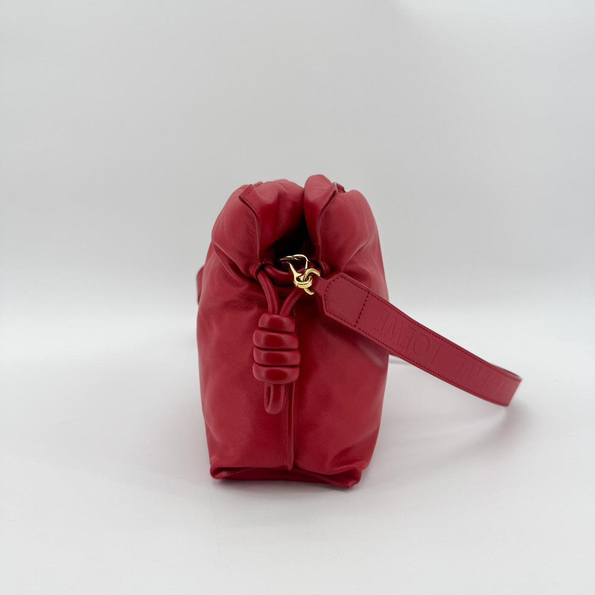 Loewe Monochrome Flamenco Convertible Clutch Leather Red Leather Clutche & Pouche Bag (Pre-Owned)