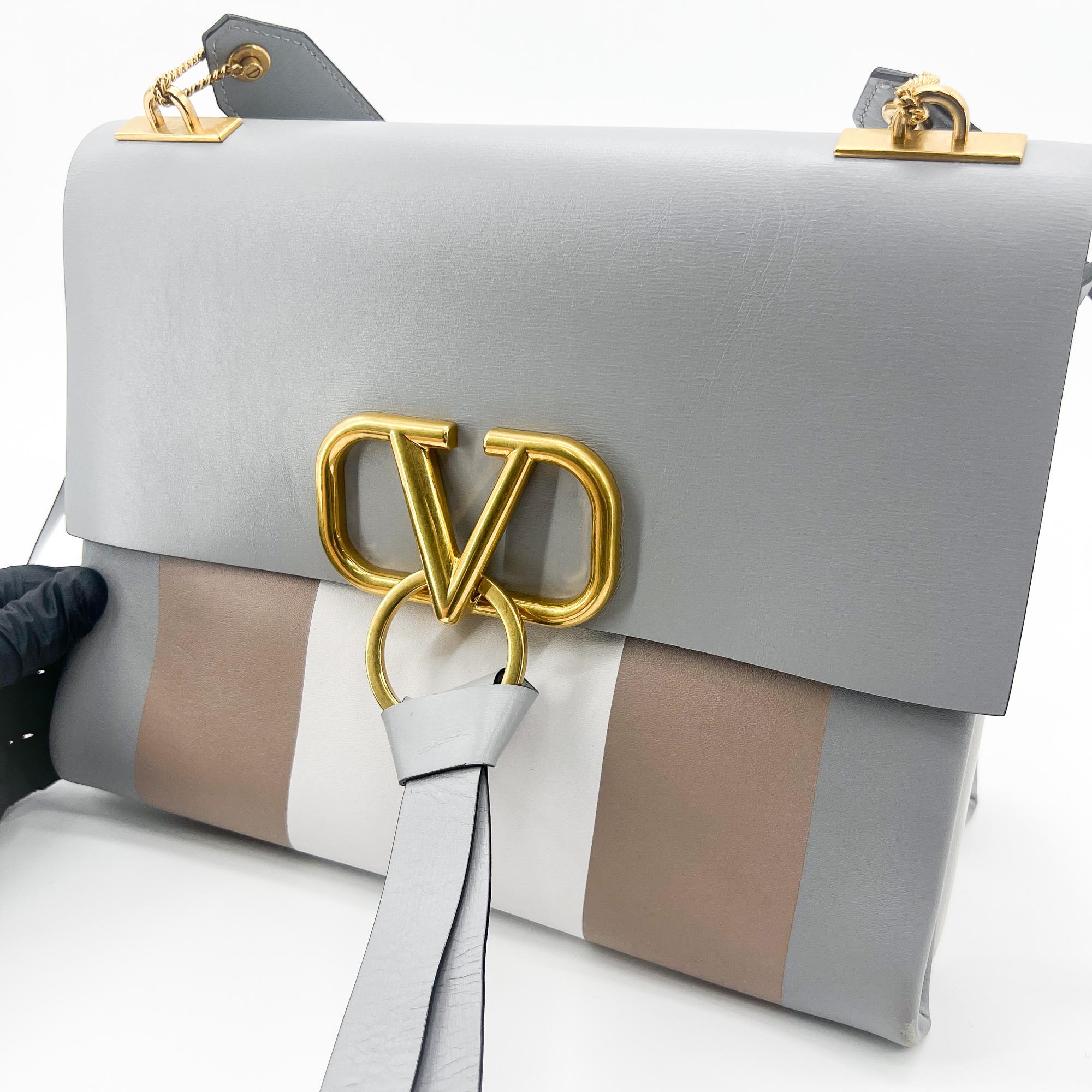 Valentino Garavani Vring Shoulder Bag Leather Multicolour Leather Shoulder Bag Bag (Pre-Owned)