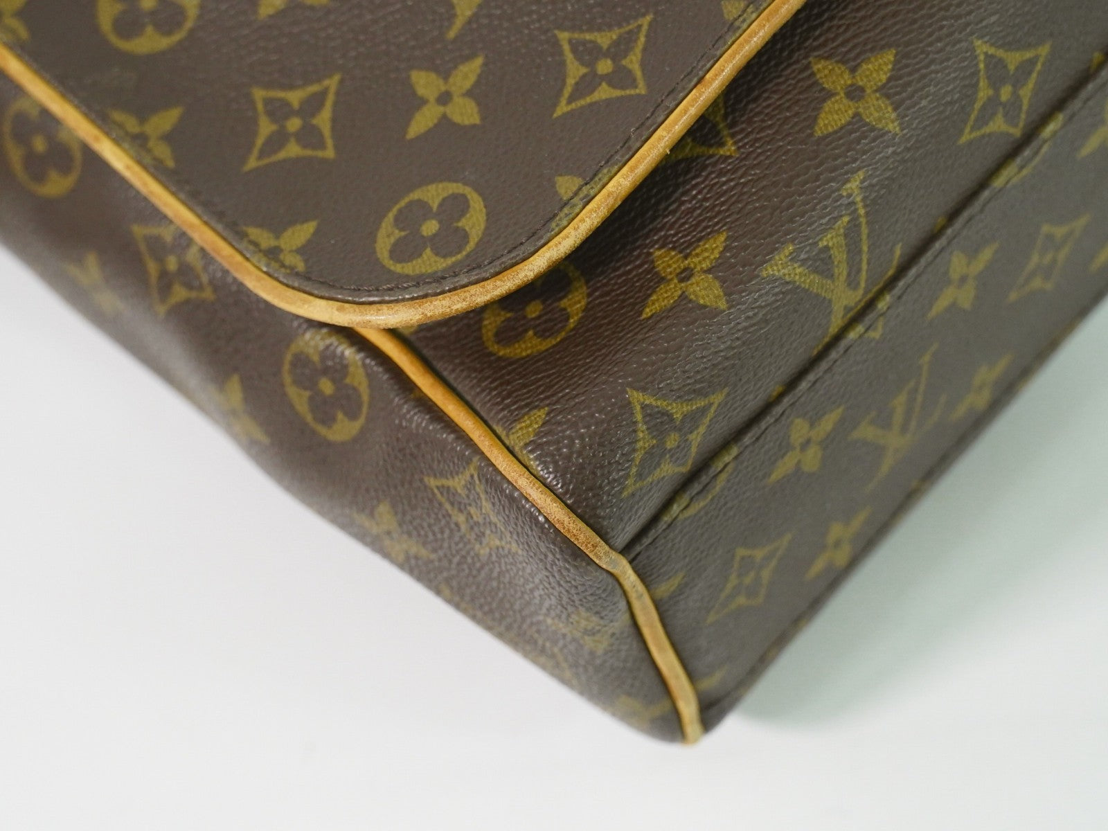 Louis Vuitton Abbesses Messenger Monogram Canvas Brown Canvas Shoulder Bag Bag (Pre-Owned)