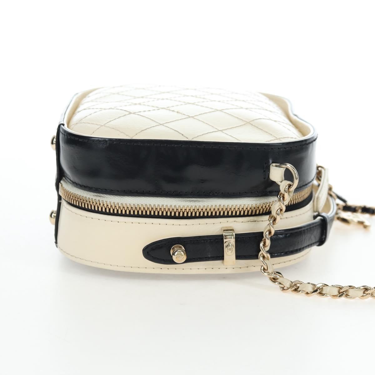 Chanel Vanity Case Quilted Crumpled Calfskin White Leather Handbag (Pre-Owned)