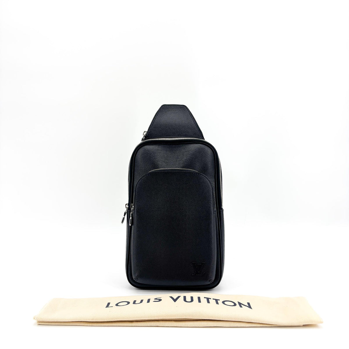 Louis Vuitton Avenue Sling Taiga Leather Black Leather Handbag (Pre-Owned)