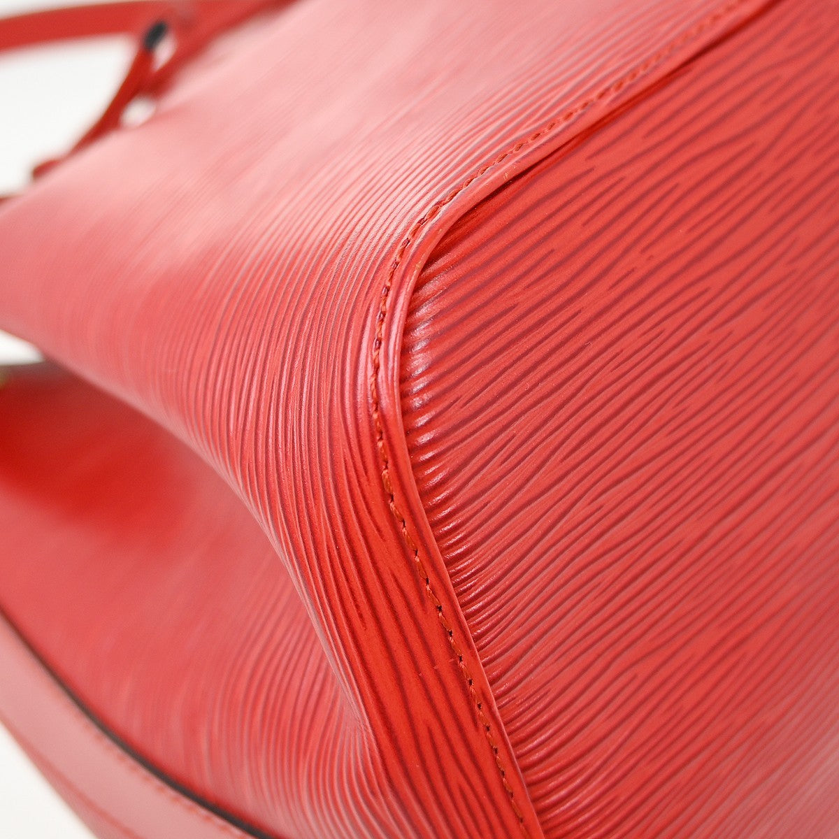Louis Vuitton Petit Noe Epi Leather Red Leather Shoulder Bag Bag (Pre-Owned)
