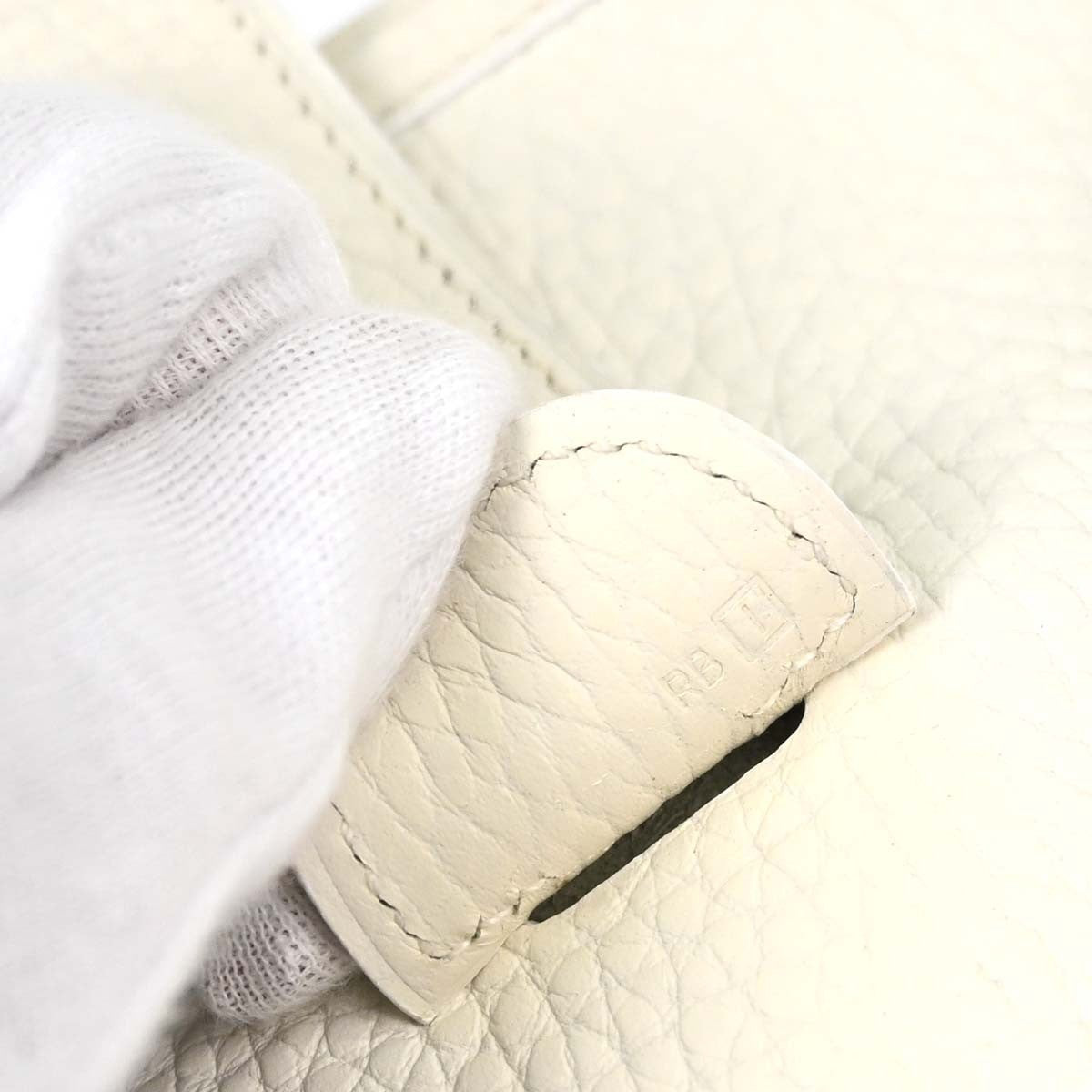 Hermes Evelyne Bag Gen Iii Clemence White Calfskin Shoulder Bag Bag (Pre-Owned)