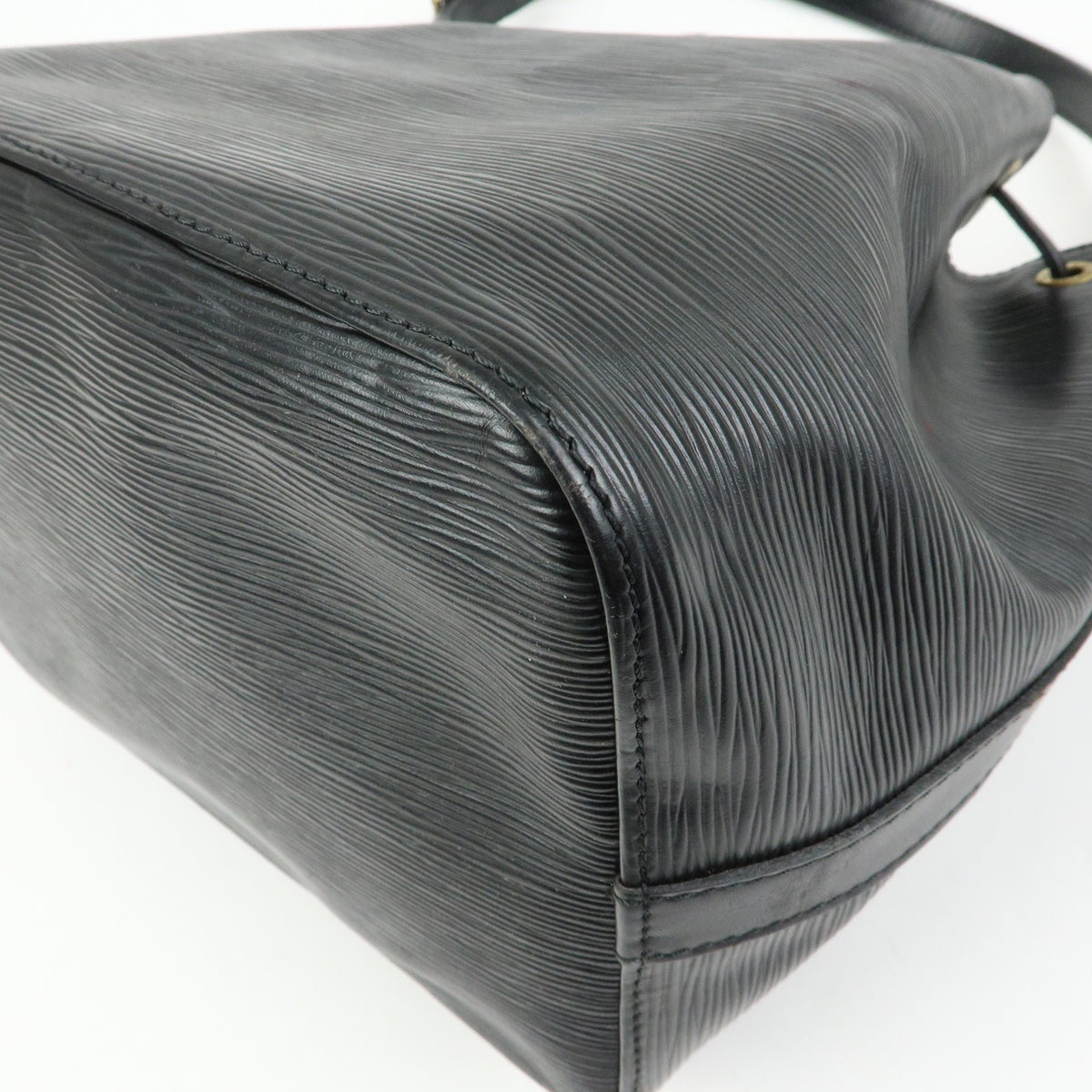 Louis Vuitton Petit Noe Epi Leather Black Leather Handbag (Pre-Owned)