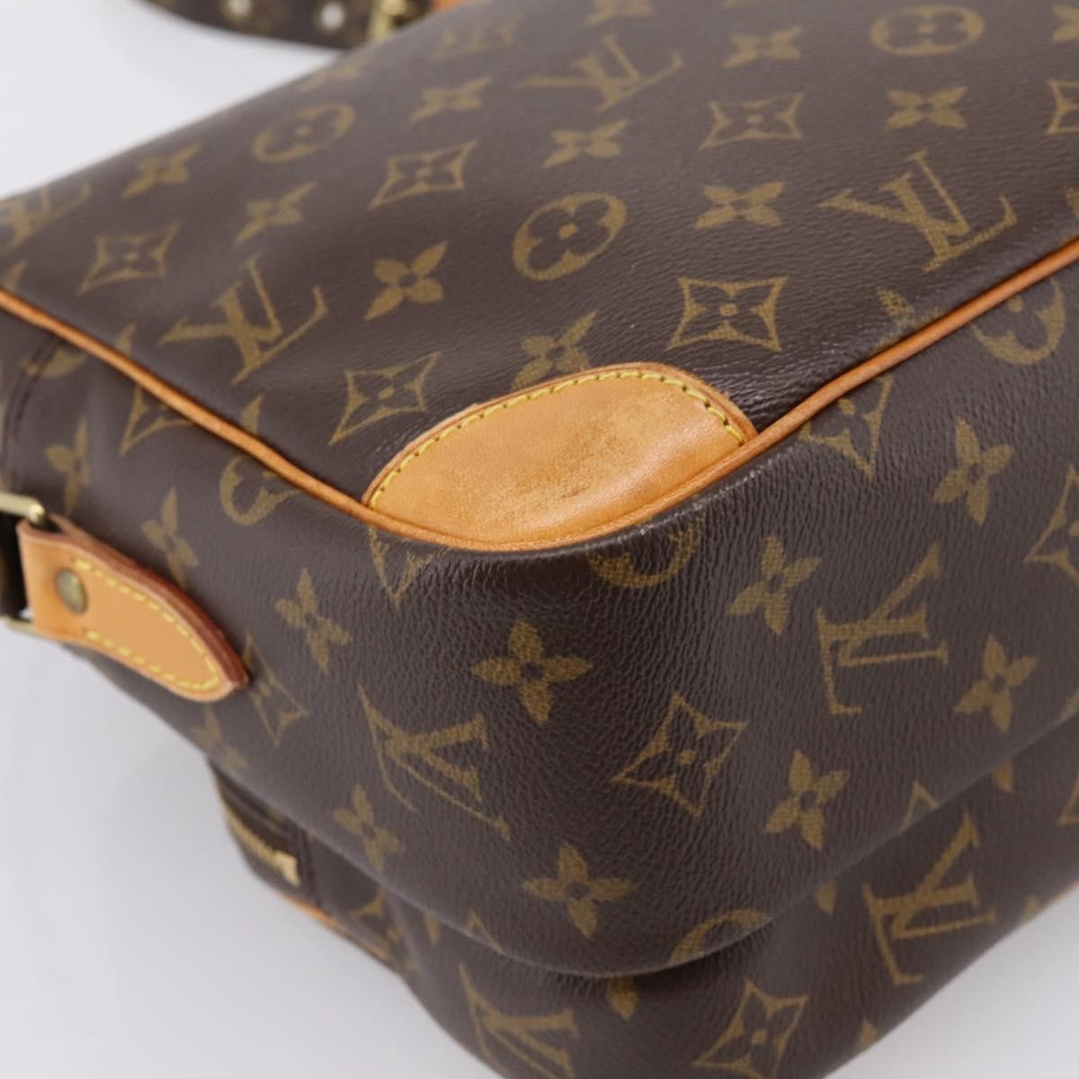 Louis Vuitton Nil Shoulder Bag Monogram Canvas Brown Canvas Shoulder Bag Bag (Pre-Owned)