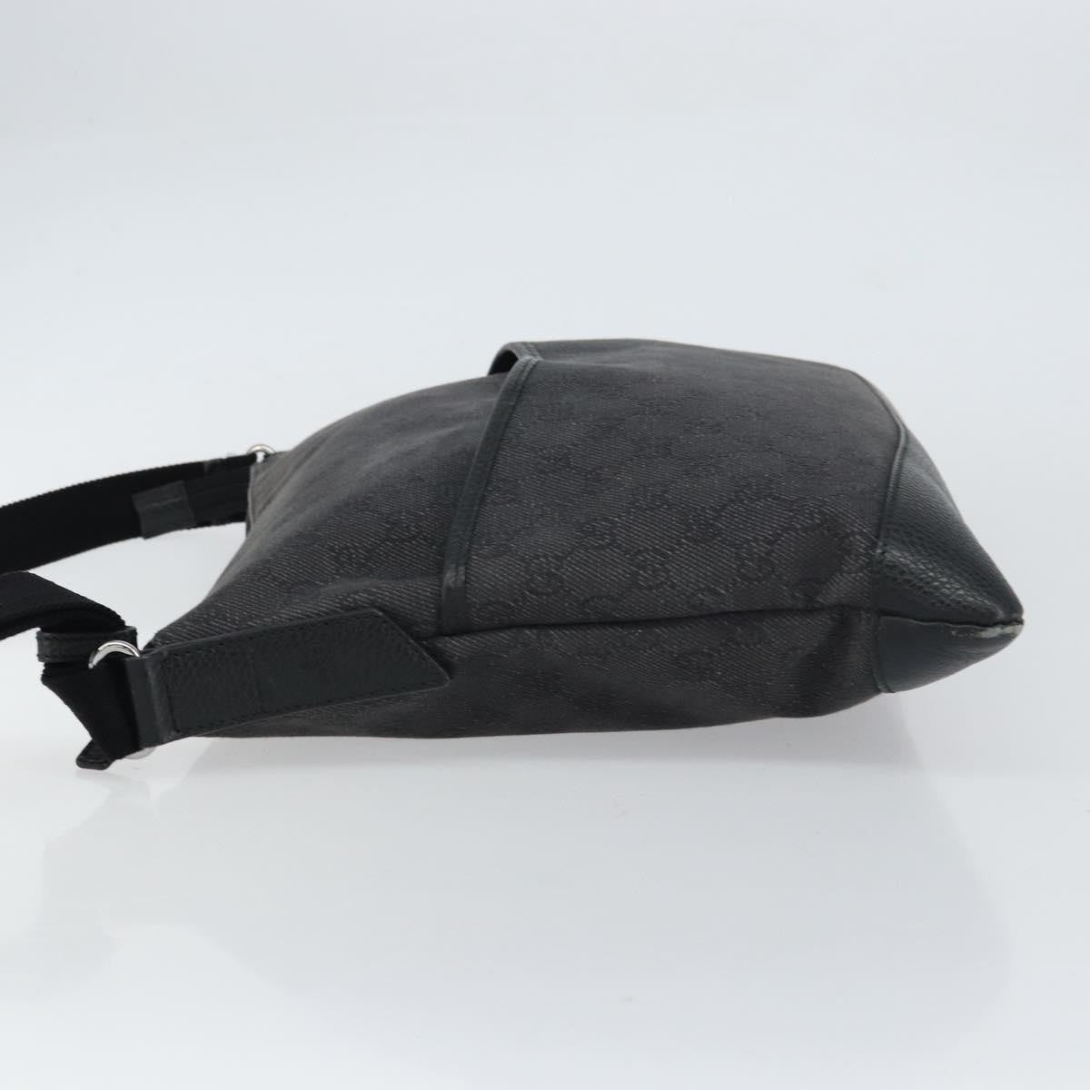 Gucci Zip Messenger Gg Canvas With Perforated Leather Black Canvas Shoulder Bag Bag (Pre-Owned)