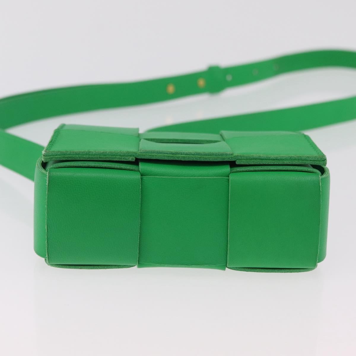 Bottega Veneta Cassette Maxi Intrecciato Leather Green Leather Crossbody Bag Bag (Pre-Owned)