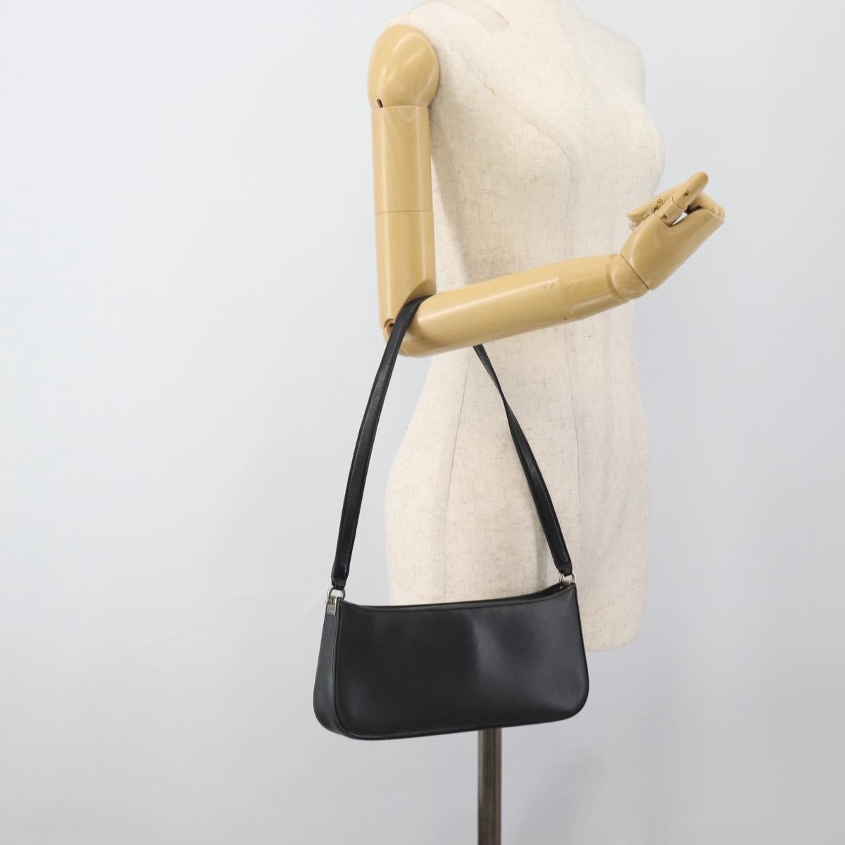 Salvatore Ferragamo Gancini Leather Black Leather Shoulder Bag Bag (Pre-Owned)