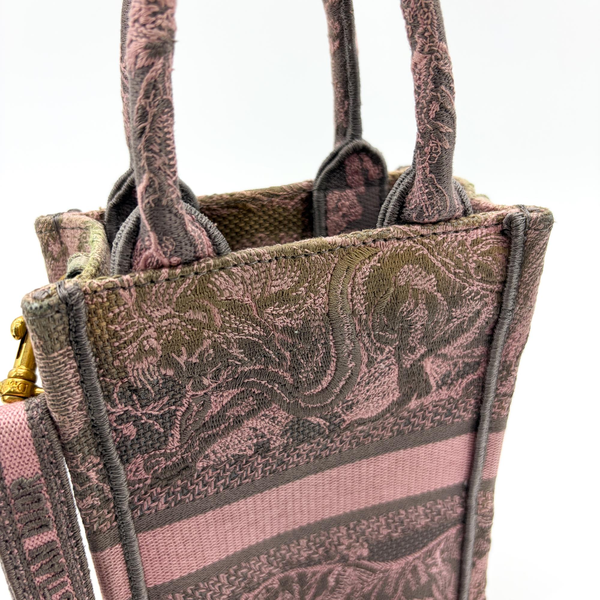 Christian Dior Book Embroidered Canvas Pink Canvas Tote Bag Bag (Pre-Owned)