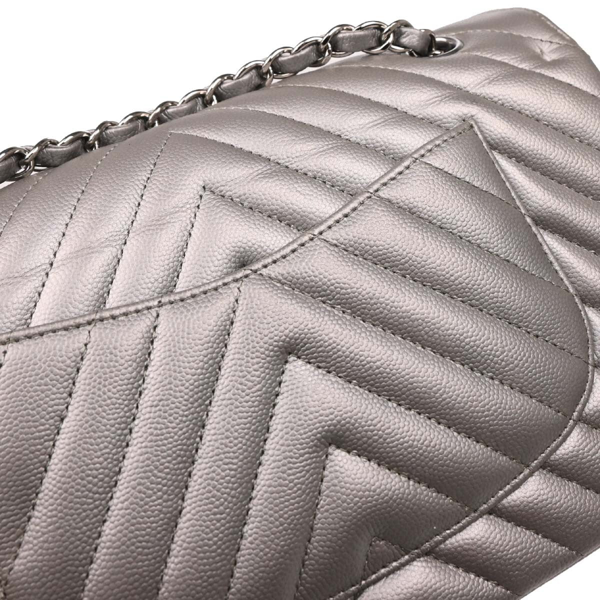 Chanel Timeless - Classic Double Flap Leather Silver Calfskin Shoulder Bag Bag (Pre-Owned)