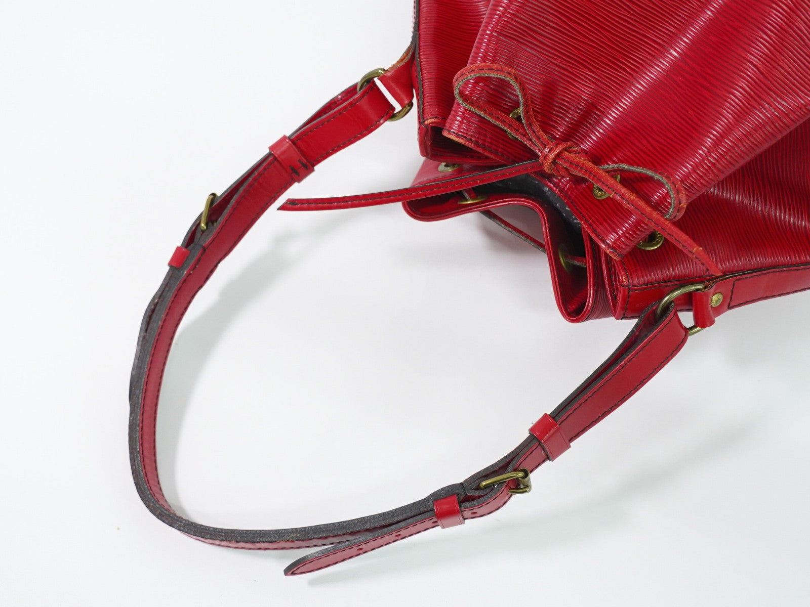 Louis Vuitton Petit Noe Nm Epi Leather Red Leather Shoulder Bag Bag (Pre-Owned)