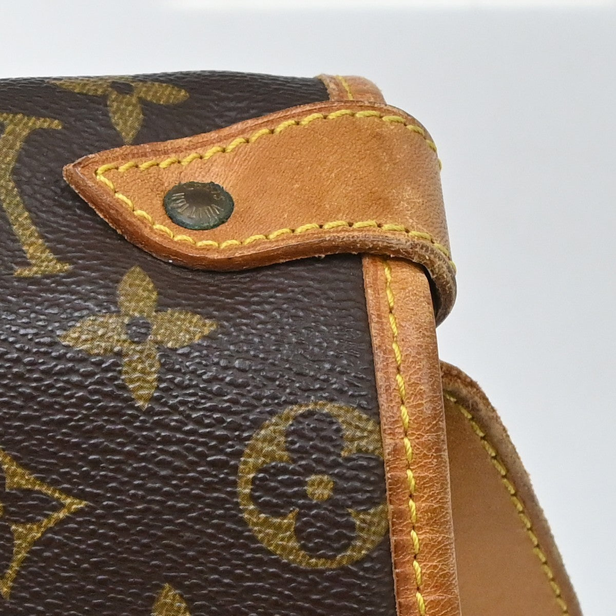 Louis Vuitton Saumur Monogram Canvas Brown Canvas Shoulder Bag Bag (Pre-Owned)