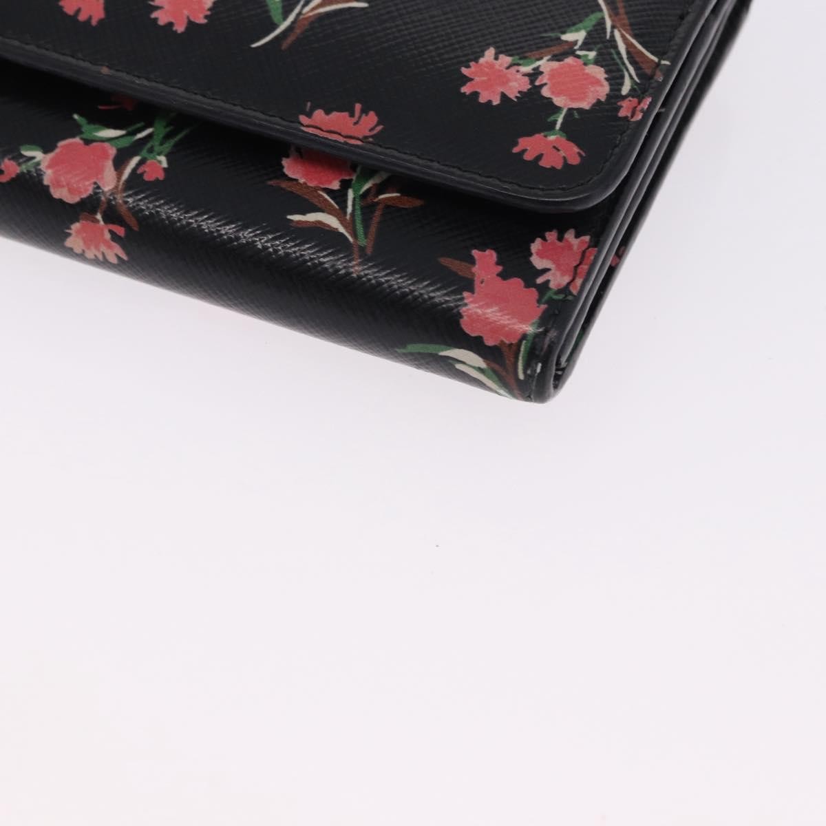 Prada Saffiano Leather Black Leather Wallets Accessory (Pre-Owned)