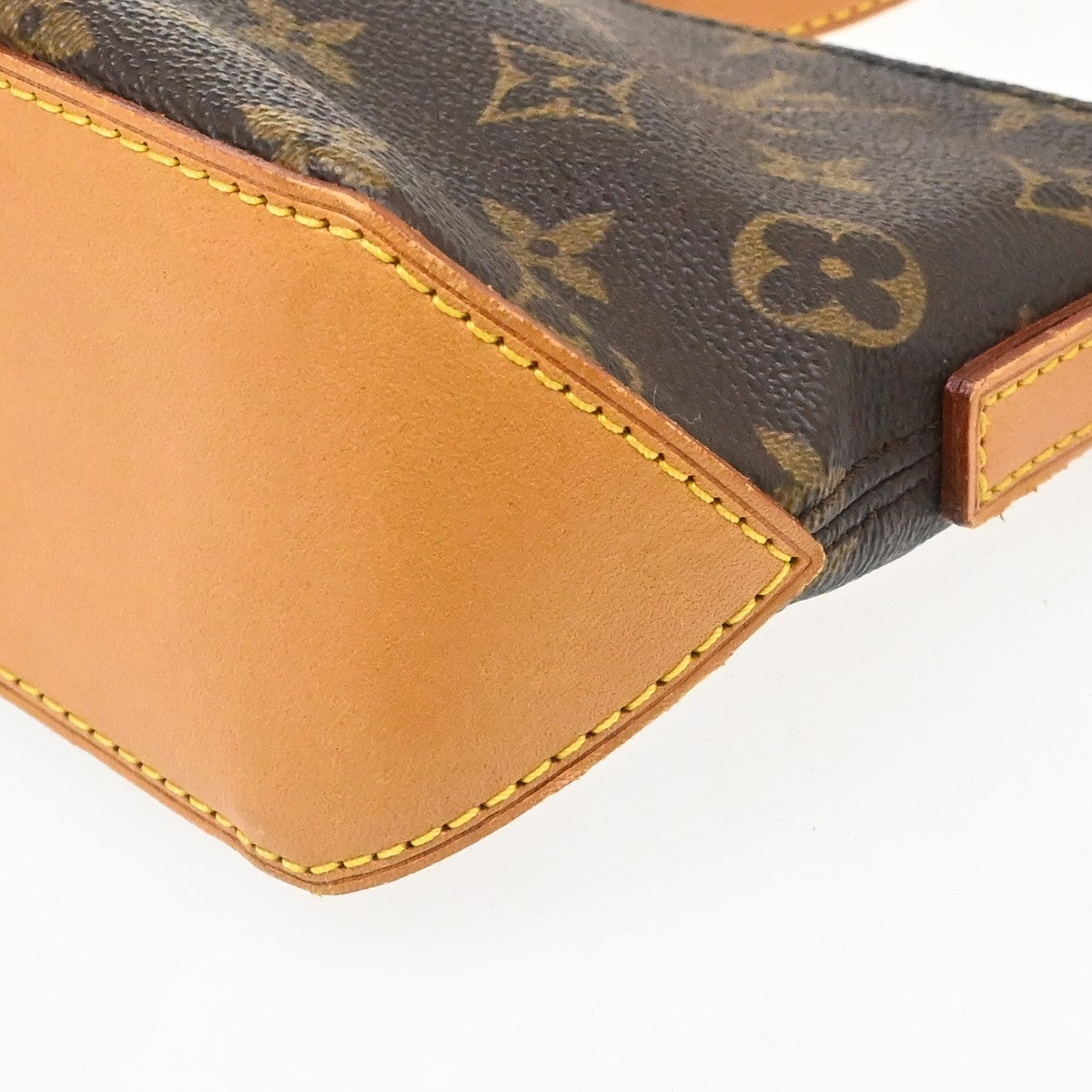 Louis Vuitton Trotteur Monogram Canvas Brown Canvas Handbag (Pre-Owned)