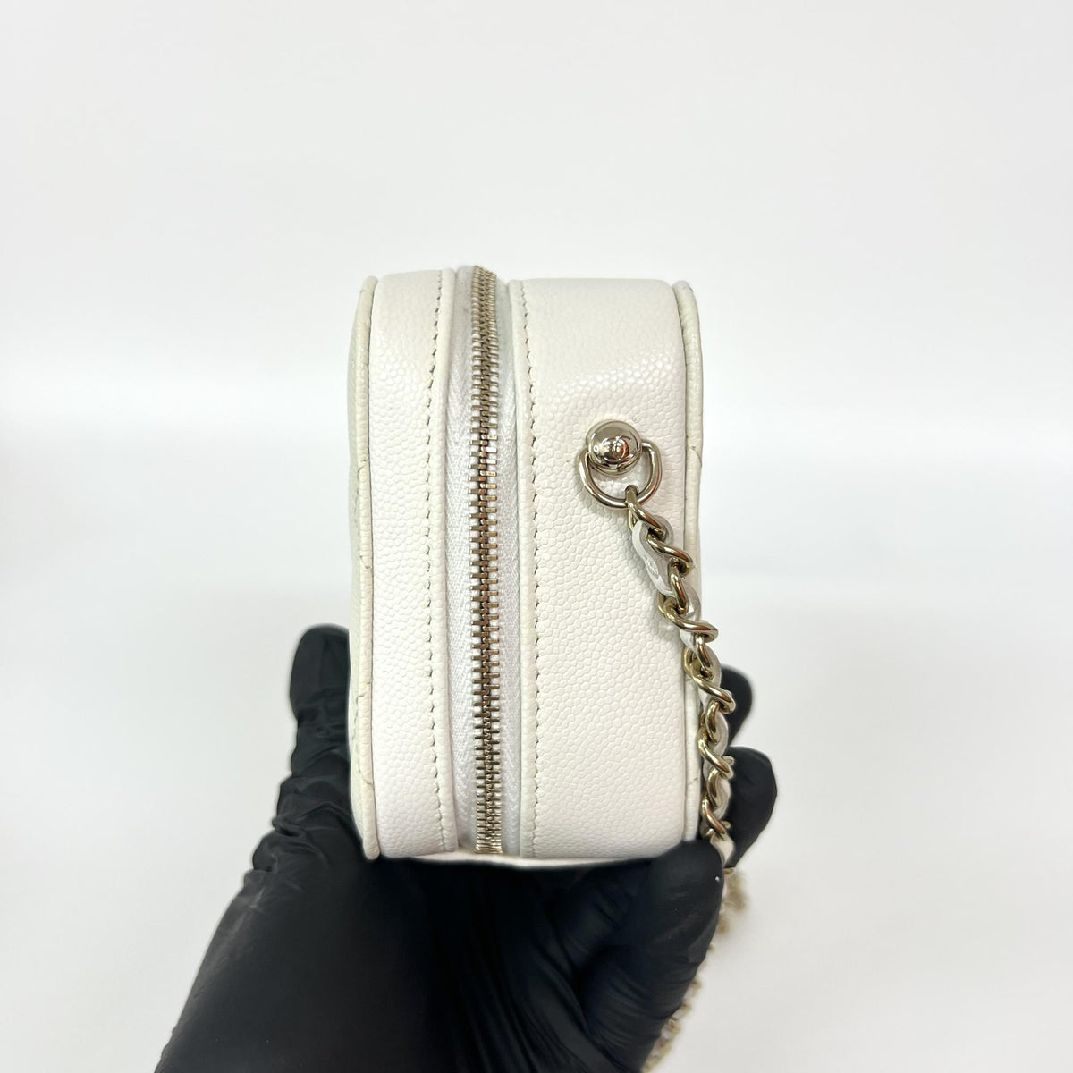 Chanel Square Cc Chain Camera Quilted Caviar White Leather Shoulder Bag Bag (Pre-Owned)