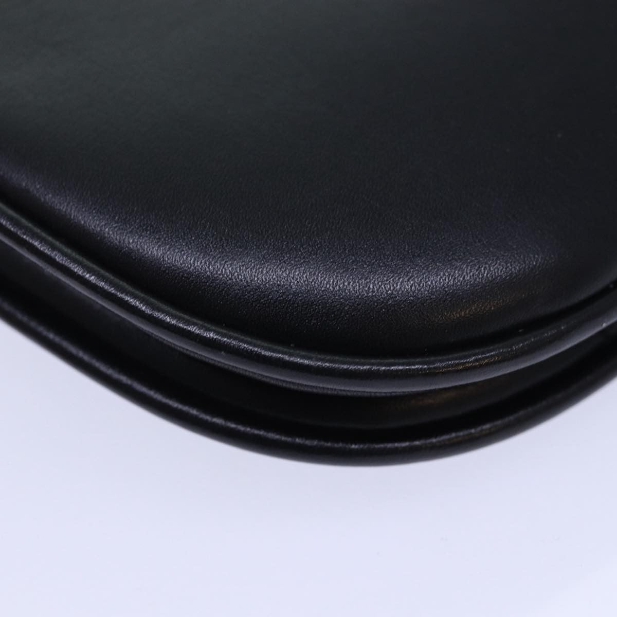 Bally Vintage Leather Black Leather Shoulder Bag Bag (Pre-Owned)