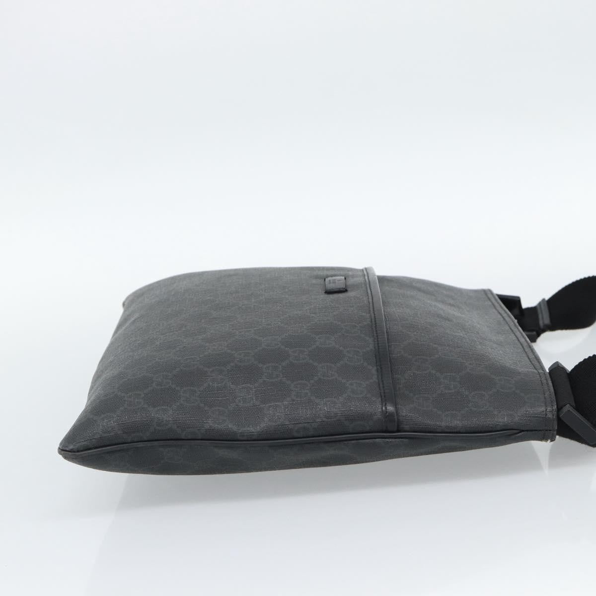 Gucci Vintage Flat Messenger Gg Canvas And Leather Black Canvas Handbag (Pre-Owned)