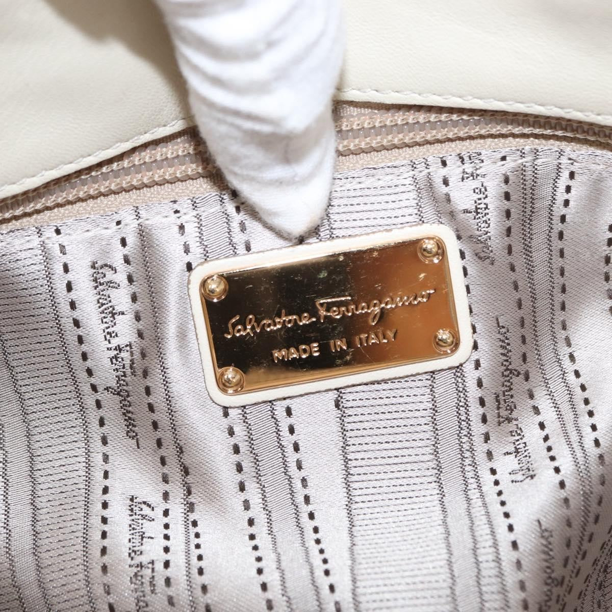 Salvatore Ferragamo Betulla Chain Tote Leather White Leather Handbag (Pre-Owned)