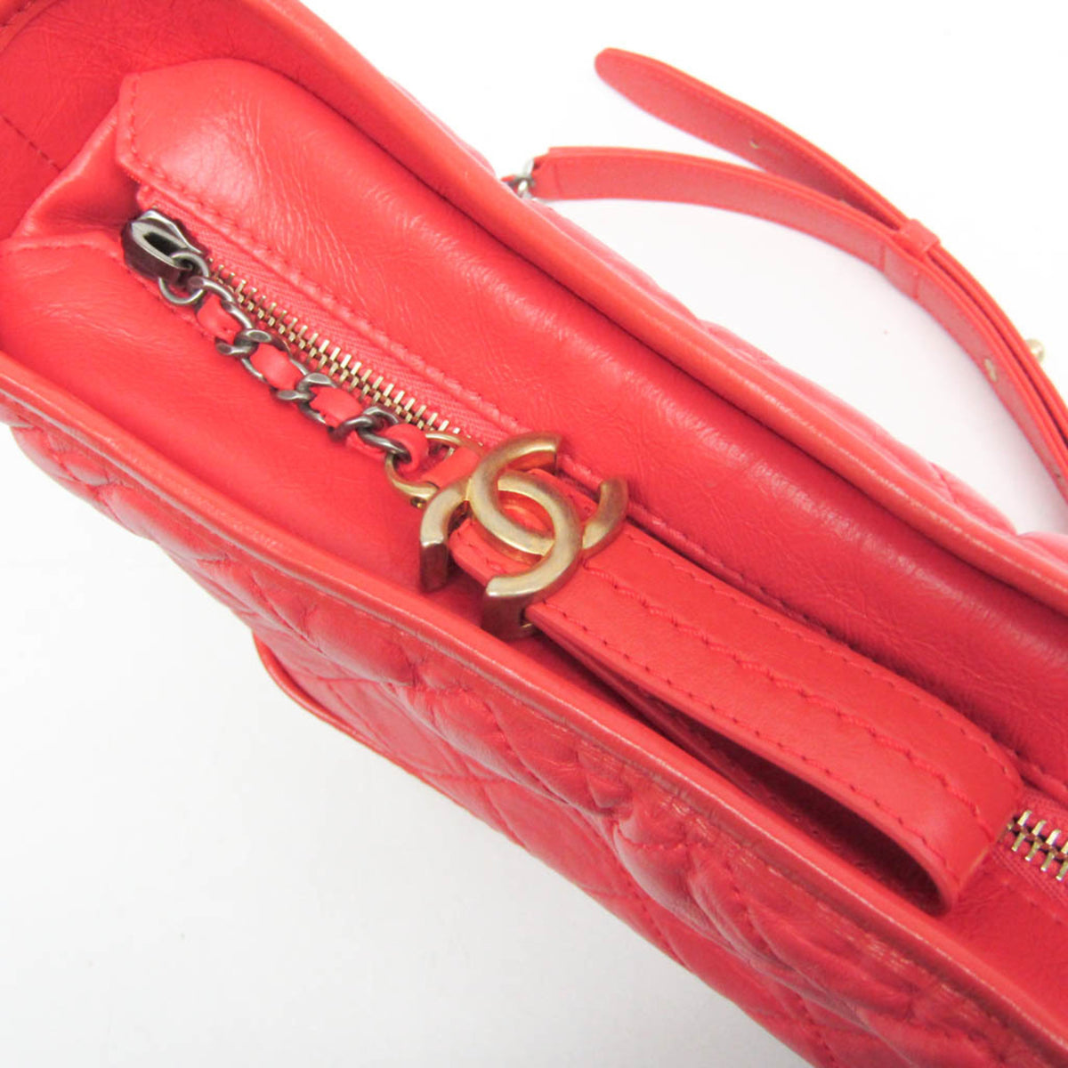 Chanel Gabrielle Hobo Quilted Aged Calfskin Red Leather Shoulder Bag Bag (Pre-Owned)
